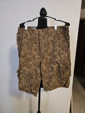 Men's Brown Tropical Leaf Cargo Shorts